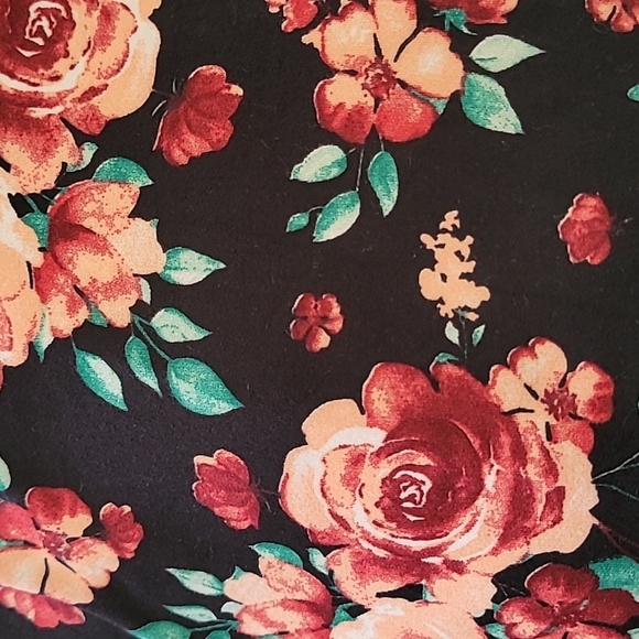 2 Pairs: Flower Print Legging - Picture 3 of 6